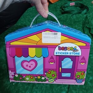 Decora girls travel case carrying case sticker shop with 5 dolls